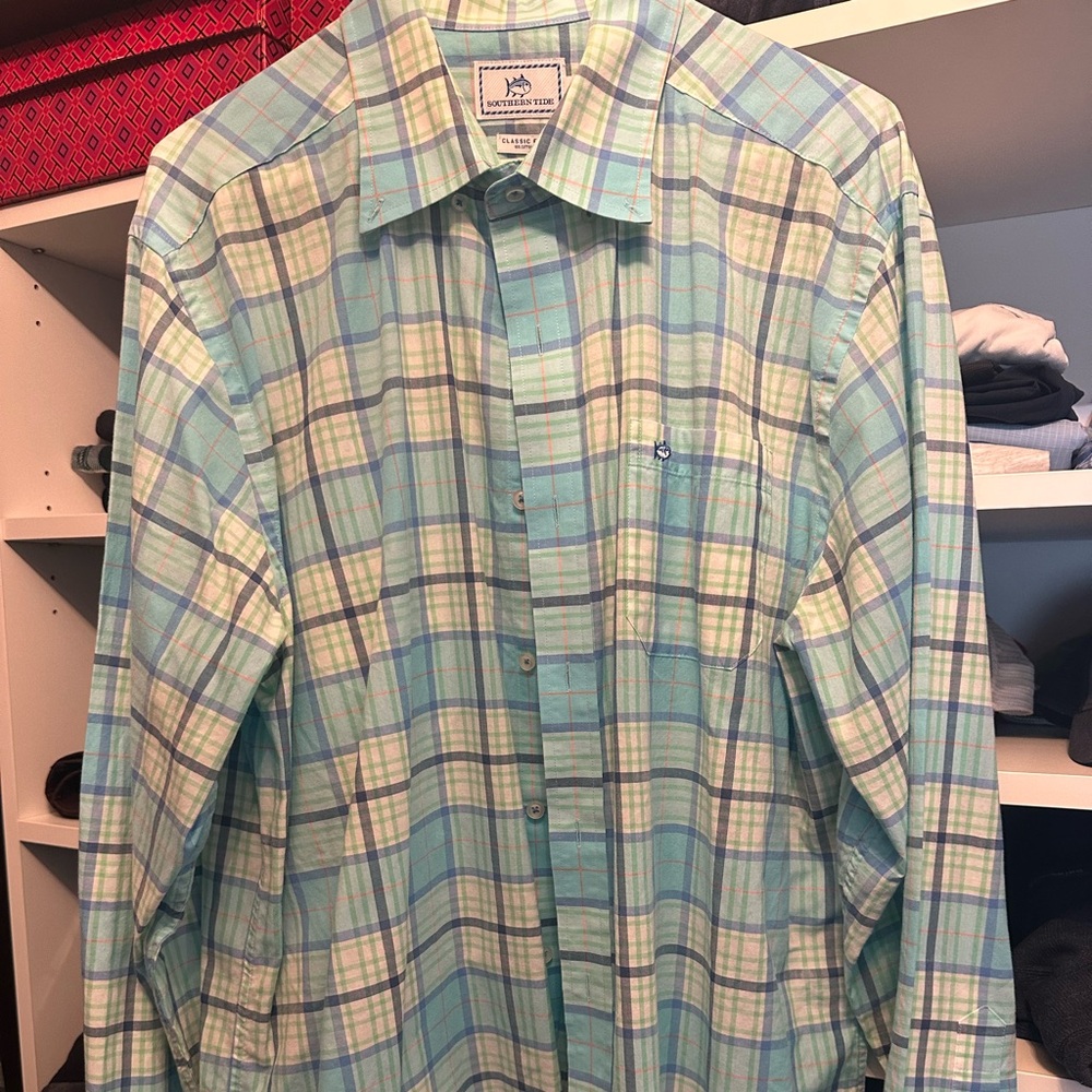 Men’s Classic Cut Southern Tide shirt
